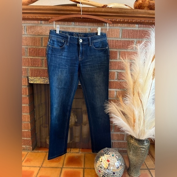 𝅺DL1961 GRACE JEANS (#4) - Picture 2 of 9